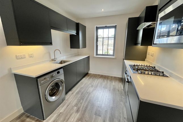 9, Samuel Wood Close, Glossop photo 3