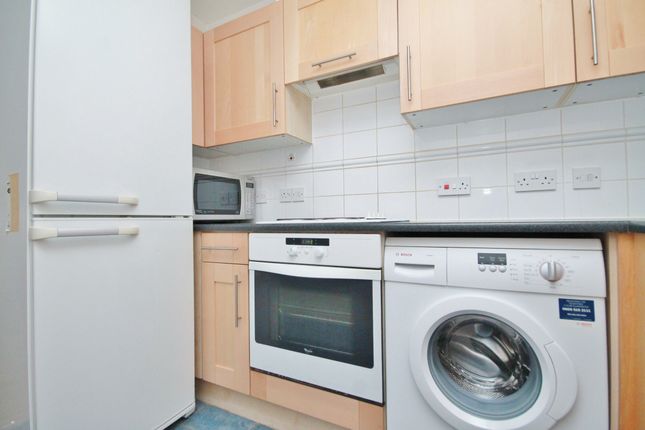 187, Fishguard Way, London photo 5