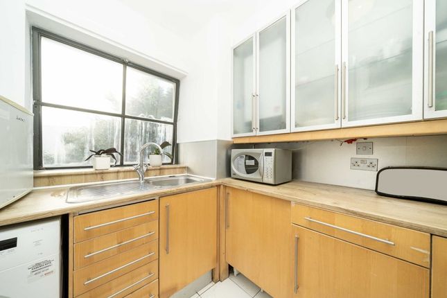 Flat for sale in Sinclair Gardens, London