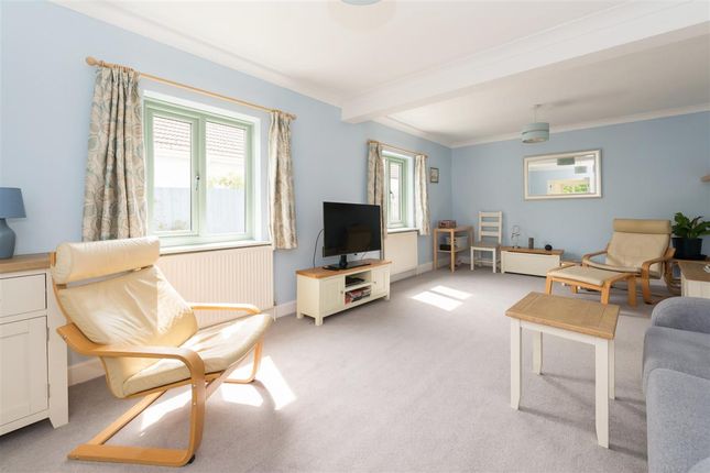 7, Cherry Drive, Canterbury photo 3