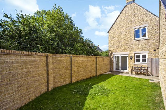 Detached house to rent in Robin Close, Bourton-On-The-Water, Cheltenham, Gloucestershire