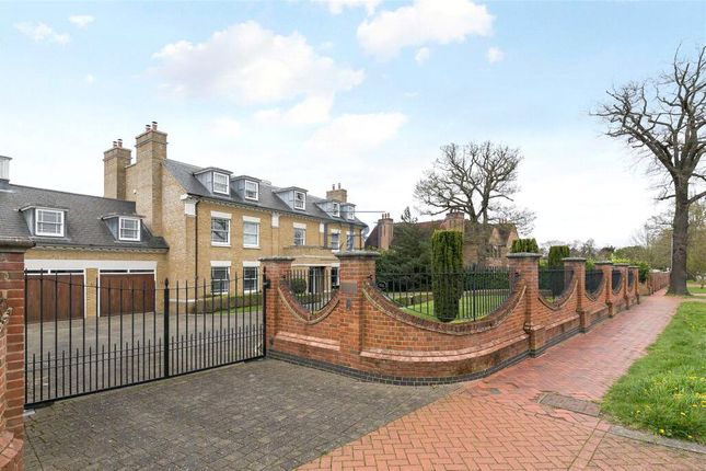 Thumbnail Detached house for sale in Broad Walk, Southgate