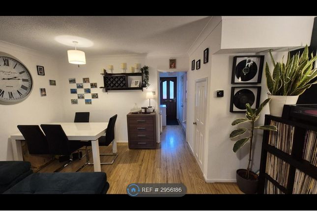 Comfrey Close, Farnborough photo 3