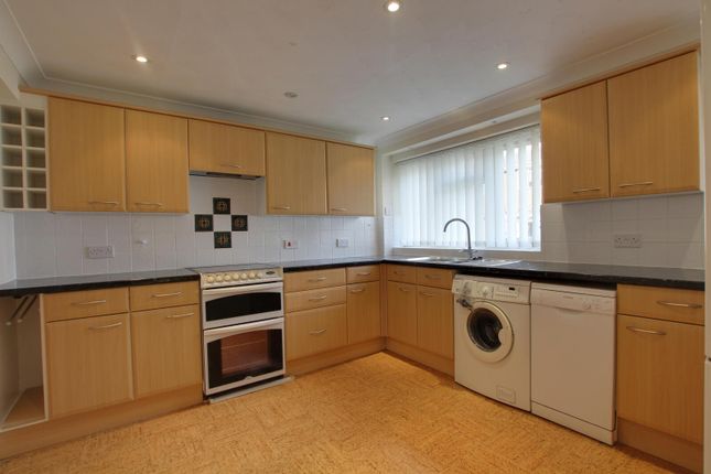35, Kennedy Drive, Reading photo 3