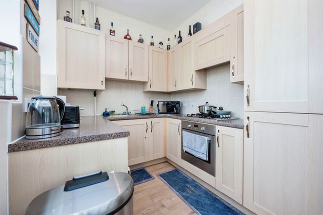 Flat for sale in Carmichael Drive, Shortstown, Bedford