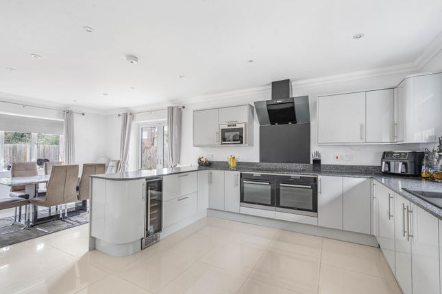 1, Finchley Avenue, Mildenhall photo 3