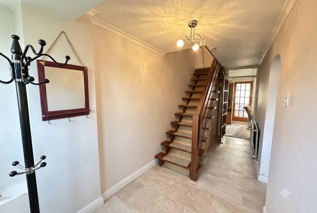 330, Watford photo 2