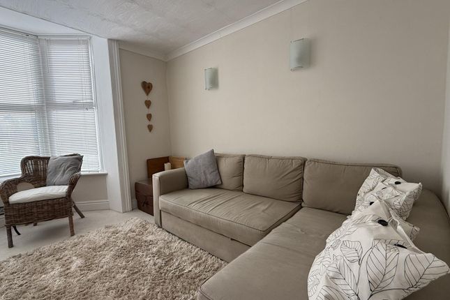 95A, High Street, Ventnor photo 2