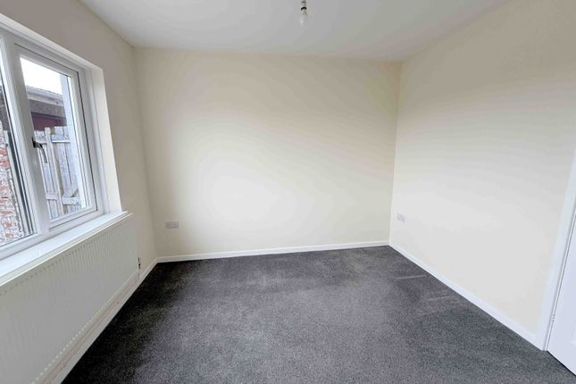 46 Heol Maes Y Cerrig, Loughor, Swansea photo 3