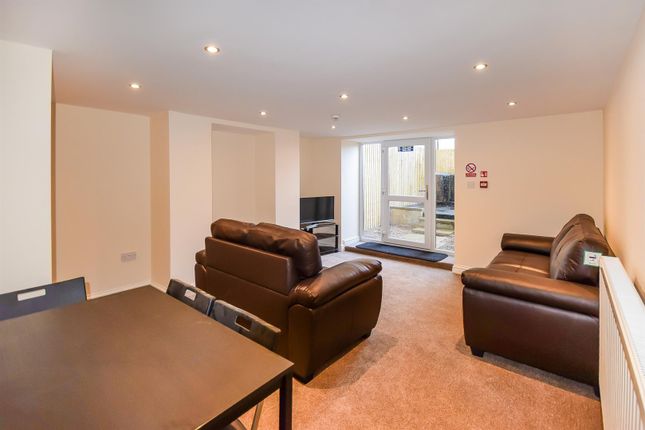 Room 1, 219, Cutler Heights Lane, Bradford photo 3