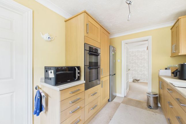 4 Barn Close, Huntingdon photo 3