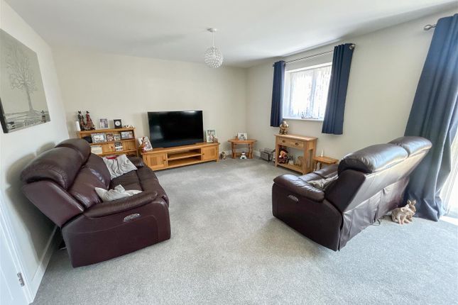 10, Park Gate Corner, Little Clacton photo 3