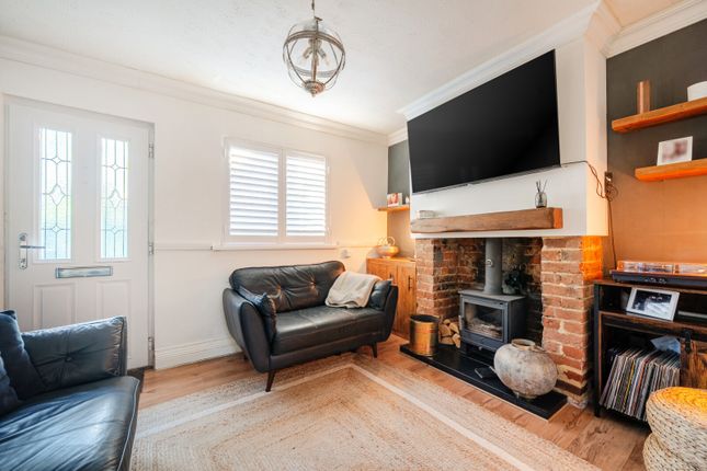 68, Farnborough Road, Farnham photo 4