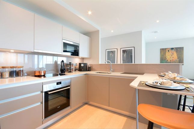 Thumbnail Flat to rent in Churchyard Road, Elephant And Castle, London