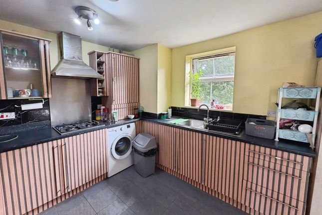 Flat 6, 13, Beagle Close, Leicestershire photo 3