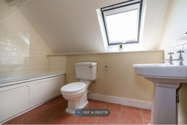 The Willows, City Bank Road, Cirencester photo 4