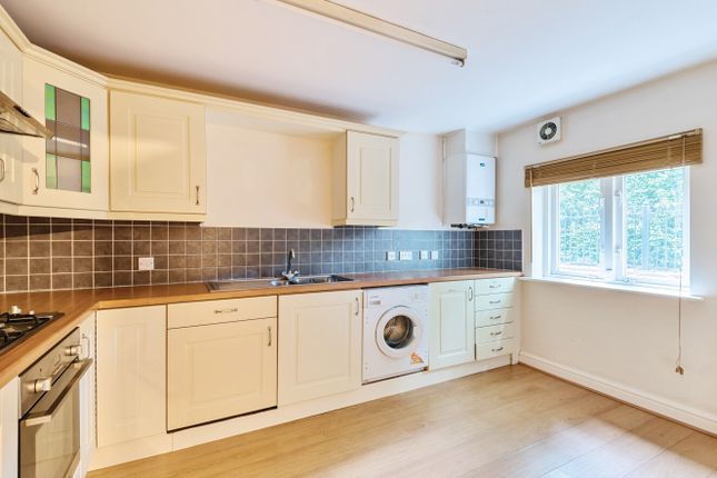 5, Madeira Court, Hull photo 3