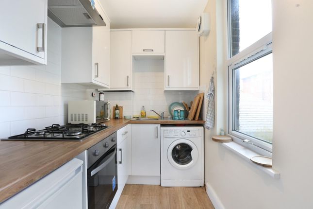 Flat 2, 7, Padfield Road, London photo 3