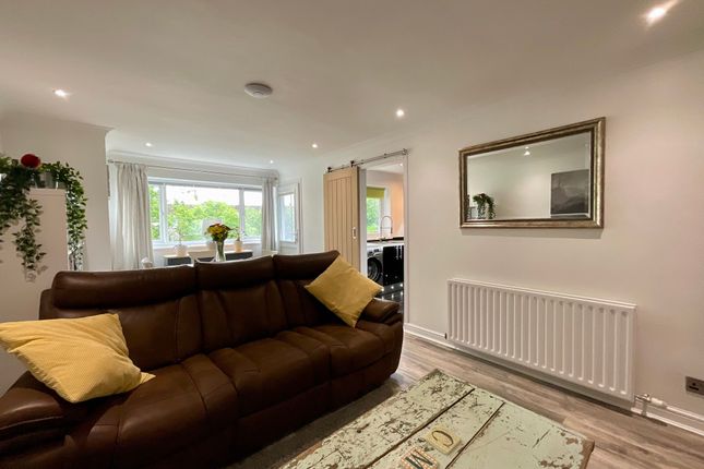 Thumbnail Maisonette for sale in Manor Rise, Manor Court Manor Rise