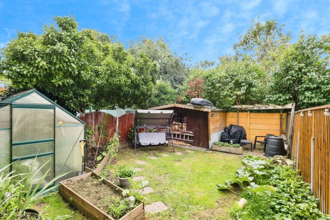 448, Lonsdale Avenue, London photo 4