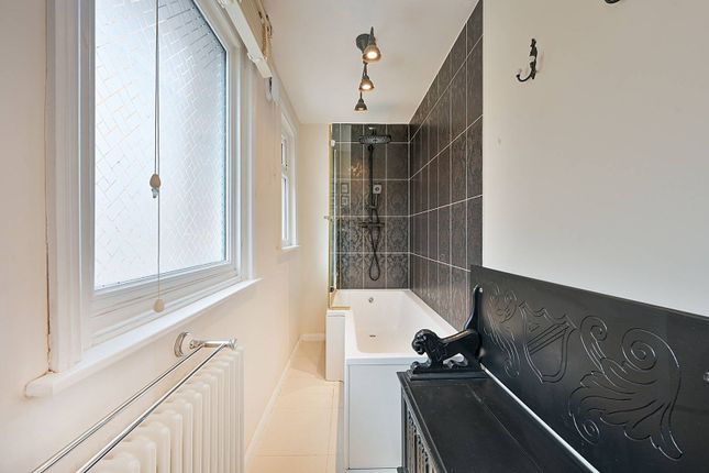 Flat for sale in Shakespeare Road, Hanwell, London