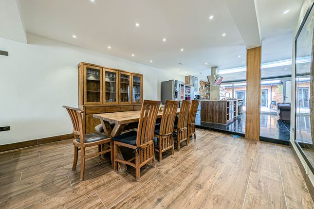 128 Dollis Hill Lane, London photo 4