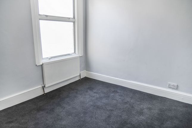 Flat 4 8, Priory Hill, Dartford photo 4
