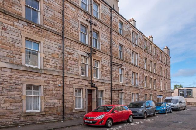 Thumbnail Flat to rent in Sciennes House Place, Edinburgh