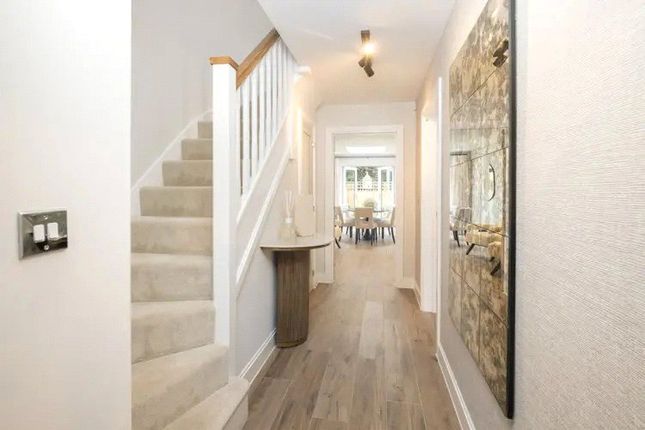 19, Beech Drive, Ascot photo 4
