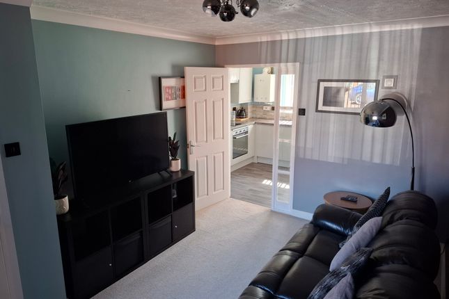 9, Highlands Drive, Daventry photo 4