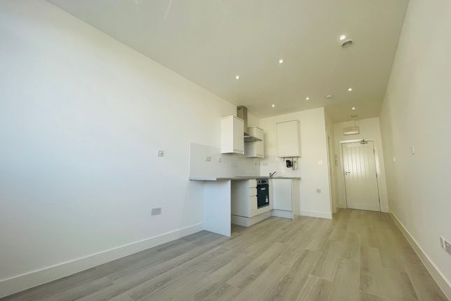 Studio to rent in Carters Green, West Bromwich