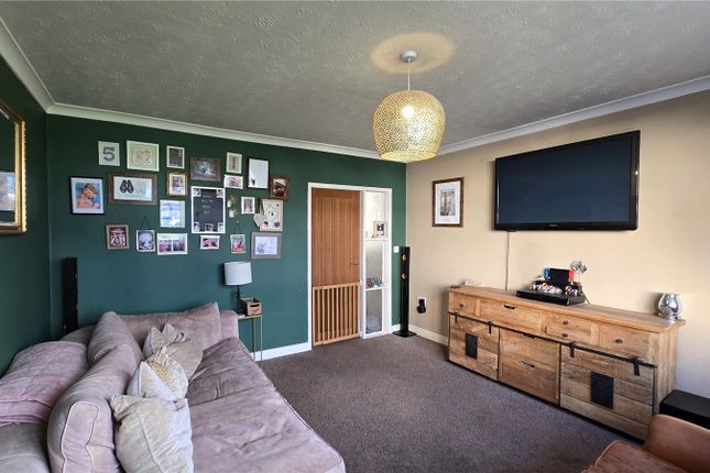 38, Ffordd Pendyffryn, Holyhead photo 3