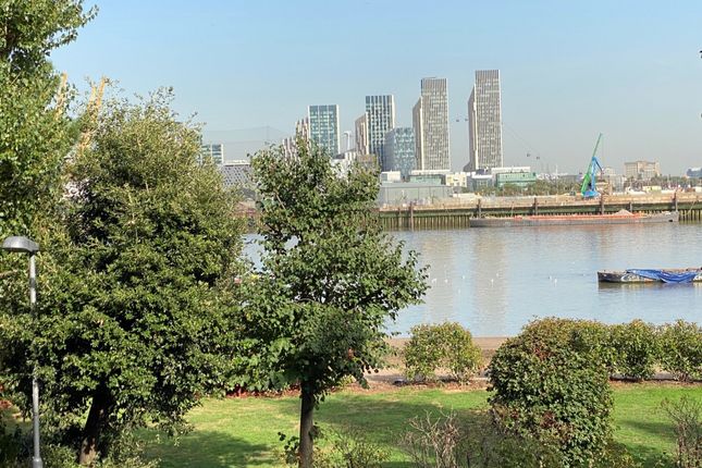 Flat for sale in Frans Hals Court, Isle Of Dogs, London, London