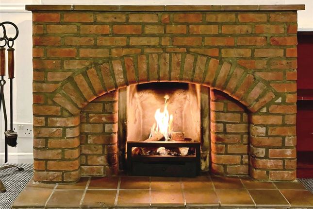 1 St. Huberts Cottages, 38, East Common, Buckinghamshire photo 4