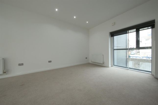 Flat to rent in Charles Street, Cardiff