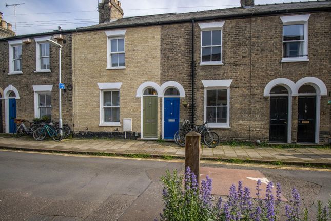 Terraced house to rent in Norwich Street, Cambridge