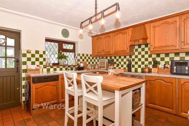2-bed terraced on Westfield Cottage, Fawkham Road, Sevenoaks, £435,000