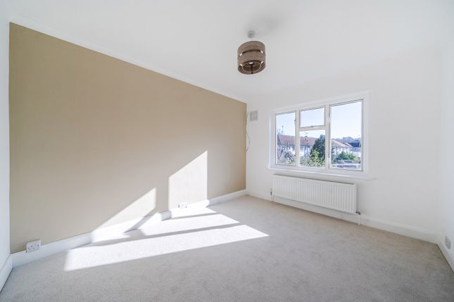 12, Latchmere Lane, Kingston Upon Thames photo 4