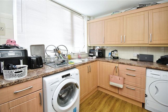 Flat for sale in Paimpol Place, Broadwater Road, Romsey, Hampshire