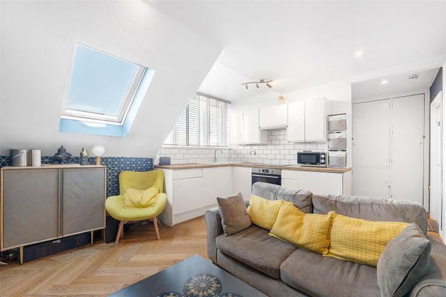 Flat 6, 28, Elmcourt Road, London photo 2