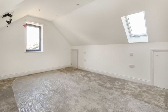 197B, Vicarage Road, Sunbury-On-Thames photo 4