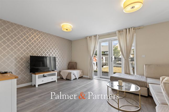 7, Laurence Byrne Avenue, Colchester photo 2