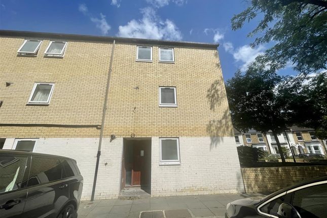 999, Leontine Close, Peckham photo 4
