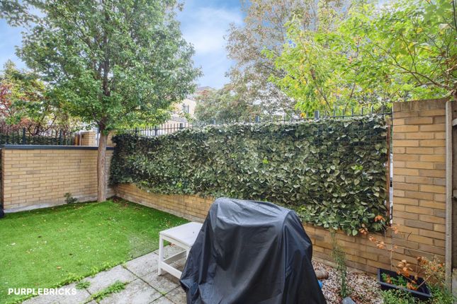 49 Commerell Street, London photo 3