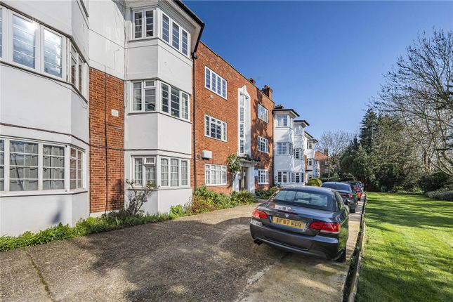 2-bed flat on 7 Penwerris Court,, Great West Road, Osterley, £385,000