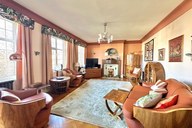 Flat 19, Pearl Court,, Devonshire Place, East Sussex photo 3