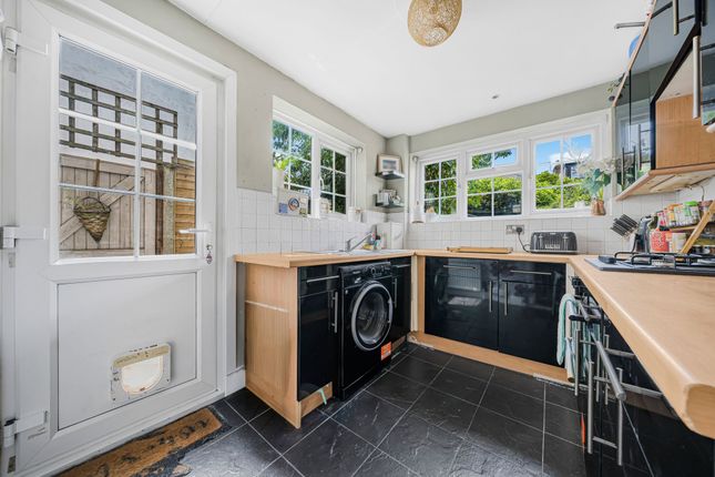 73 Linkfield Road, Isleworth photo 3