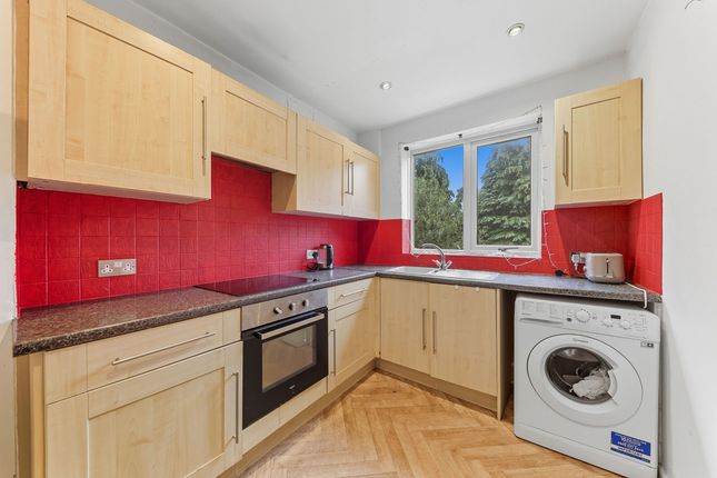11 Lincombe Bank, Leeds photo 2
