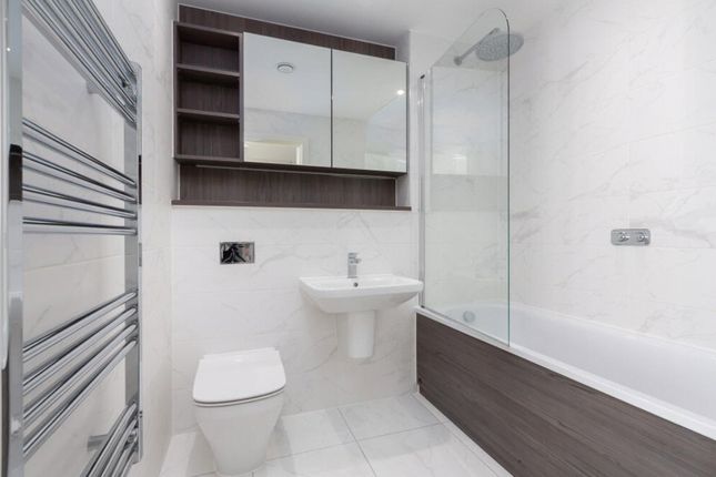 425, Kenton Road, Harrow photo 4