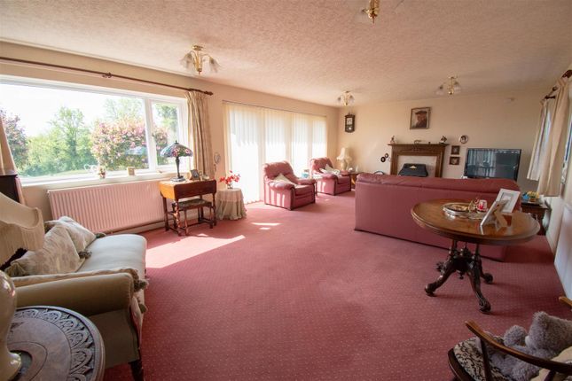 70, High Street, Alfreton photo 4